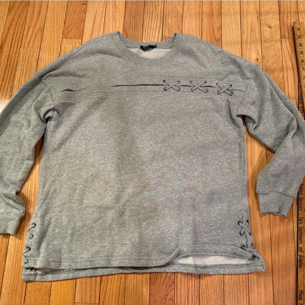 Max Jeans Heather Gray Knit Top